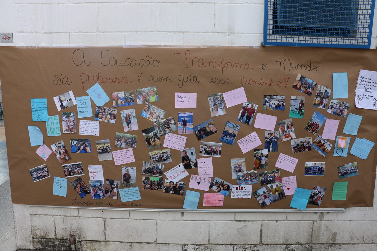 Mural de atividades educativas do Jogo Aberto na Vila