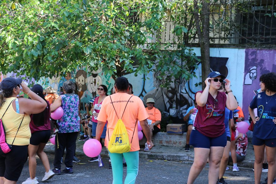 Caminhada pela comunidade da Vila Albertina