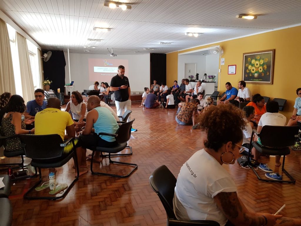 Fundação Gol de Letra busca Educador(a) de Apoio e Aprendizagem