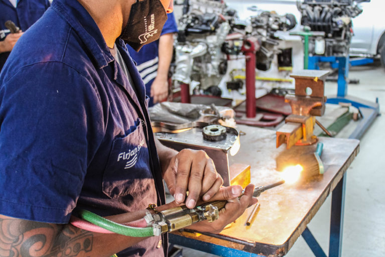 O trabalho da FGL e sua relação com a ODS 8 - Trabalho Decente e Crescimento Econômico; e ODS 10 –  Redução das Desigualdades