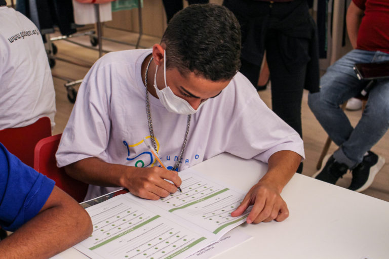 Jovens da Gol de Letra inauguram programa de mentoria da Lacoste no Brasil