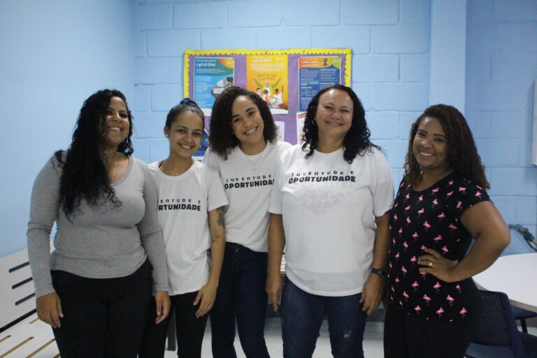 Fortalecendo mães-solo: o compromisso da Gol de Letra