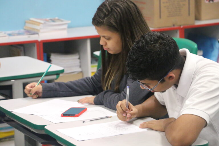 Desafios e perspectivas na promoção de projetos para Adolescentes e Jovens